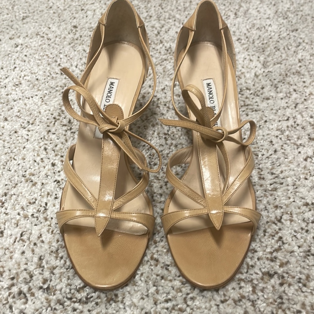Manolo Blahnik Tan Leather Strappy Knot-Heel Sandals - Picture 3 of 8